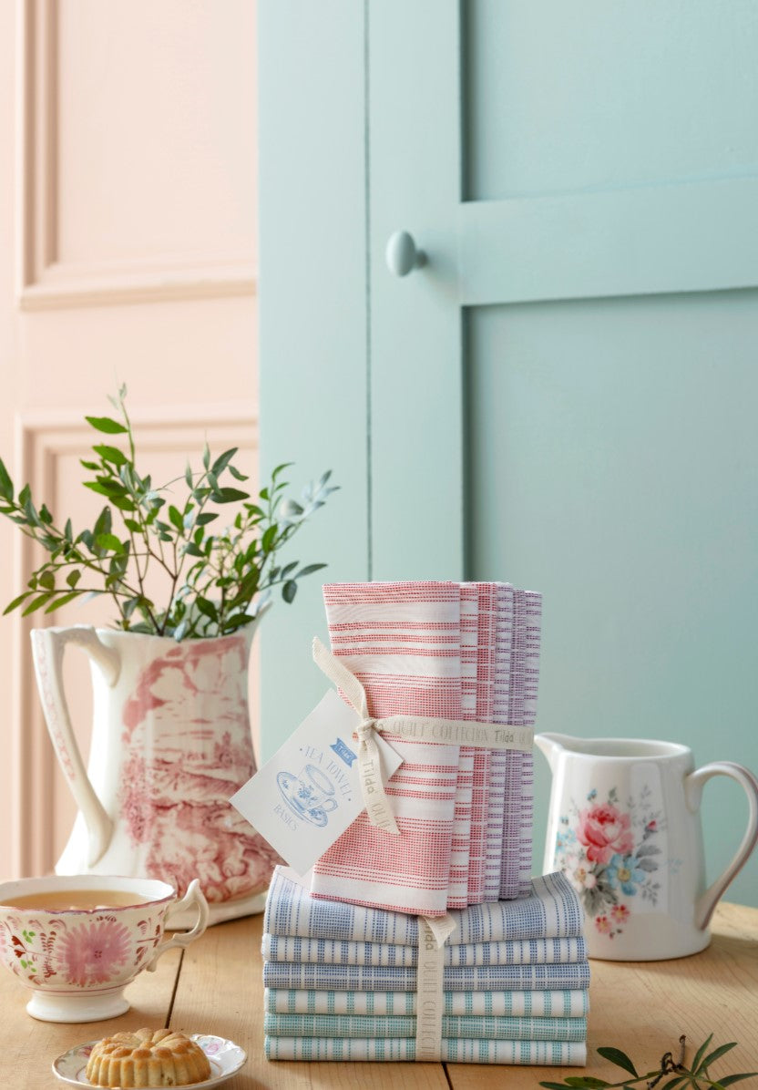 Fabric Fat Quarters Woven Tea Towel: 50 x 55cm Red/Plum (Bundle of 6)